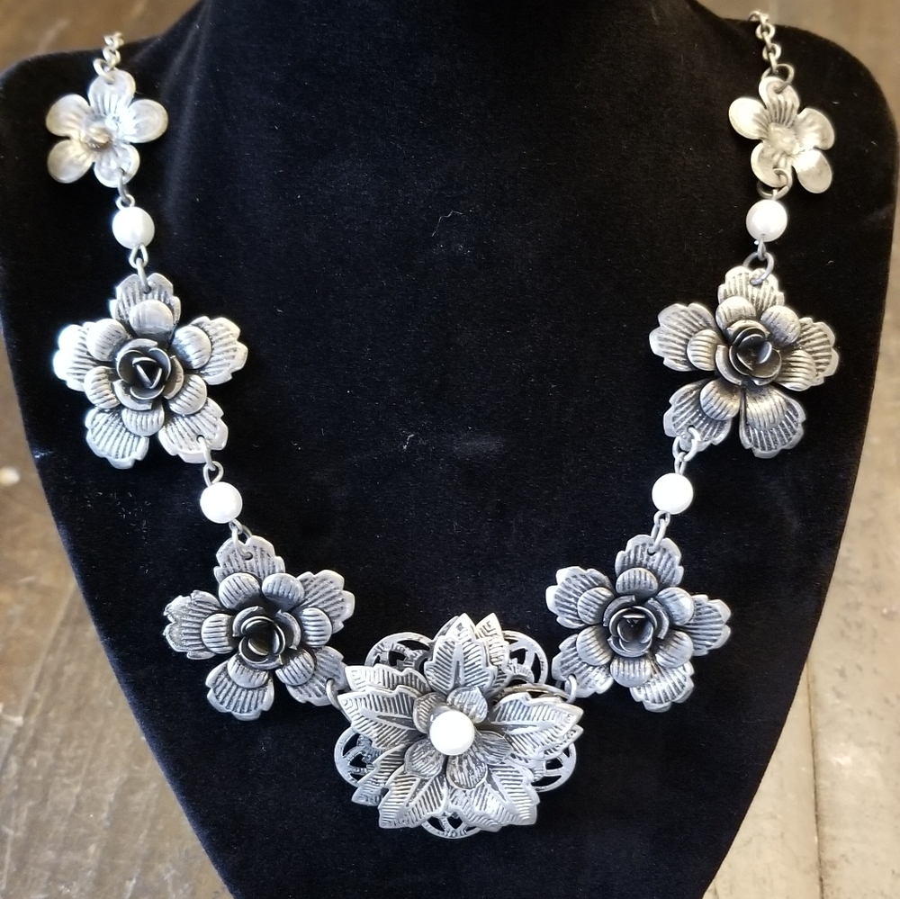 Silver tone 3-D Floral and Faux Pearl Boho Necklace